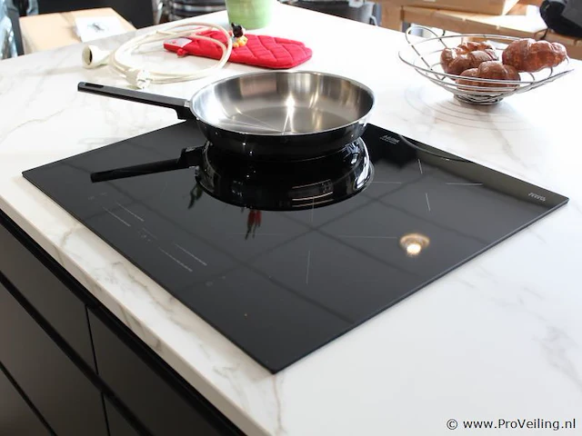 Nobilia eilandkeuken met apparatenwand touch - afbeelding 8 van  48