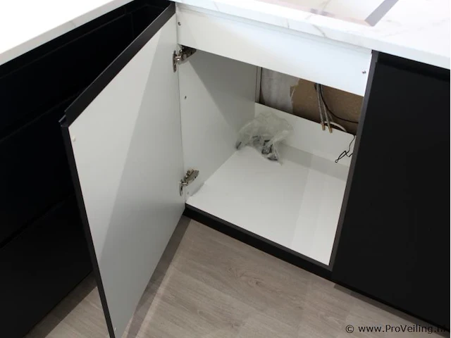 Nobilia eilandkeuken met apparatenwand touch - afbeelding 15 van  48