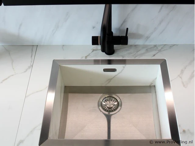 Nobilia eilandkeuken met apparatenwand touch - afbeelding 21 van  48