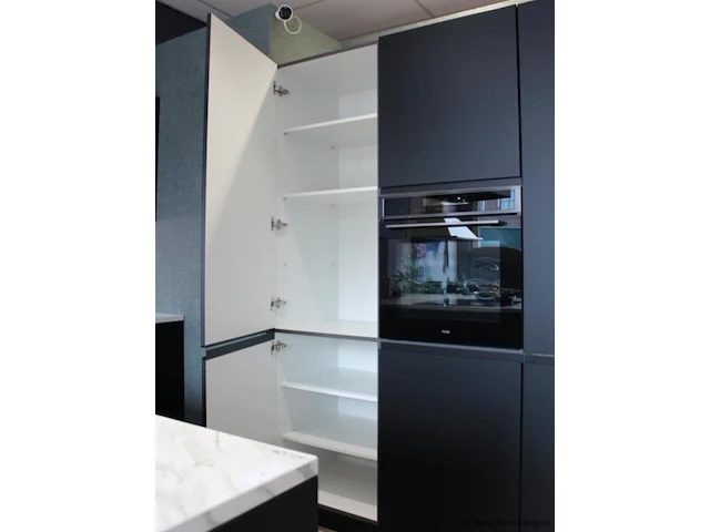 Nobilia eilandkeuken met apparatenwand touch - afbeelding 33 van  48