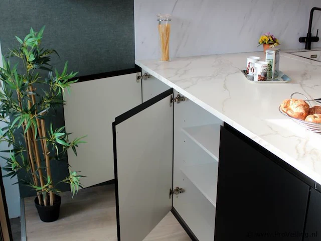 Nobilia eilandkeuken met apparatenwand touch - afbeelding 44 van  48