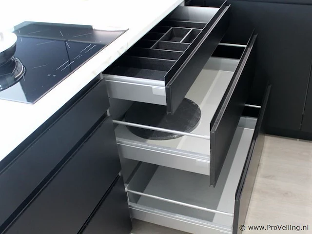 Nobilia eilandkeuken met apparatenwand touch - afbeelding 48 van  48