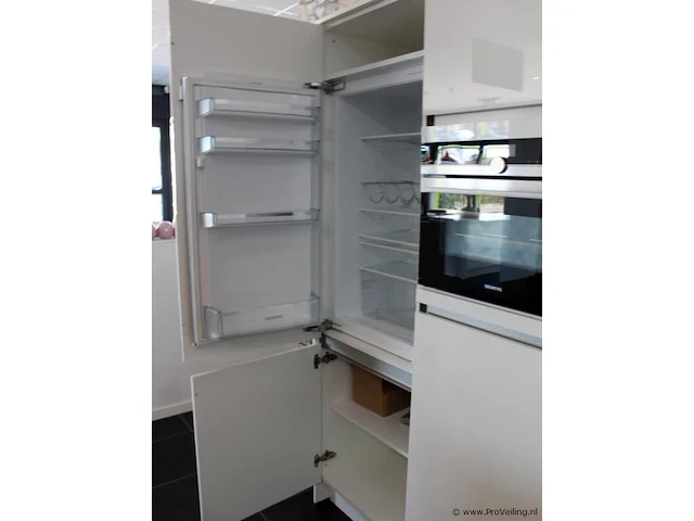 Nobilia eilandkeuken met apparatenwand - afbeelding 20 van  39