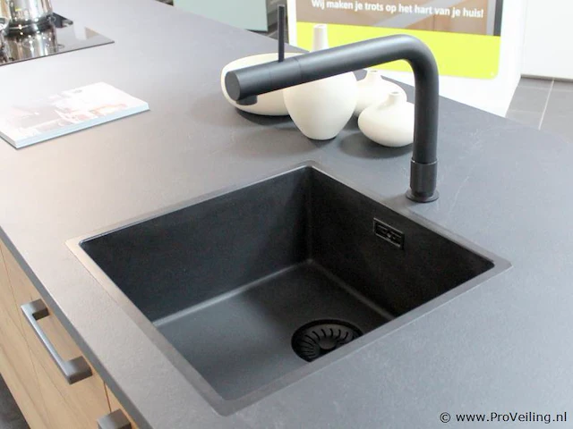 Nobilia eilandkeuken met apparatenwand - afbeelding 11 van  30