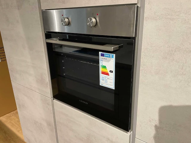 Nobilia eilandkeuken met kastenwand - afbeelding 4 van  31