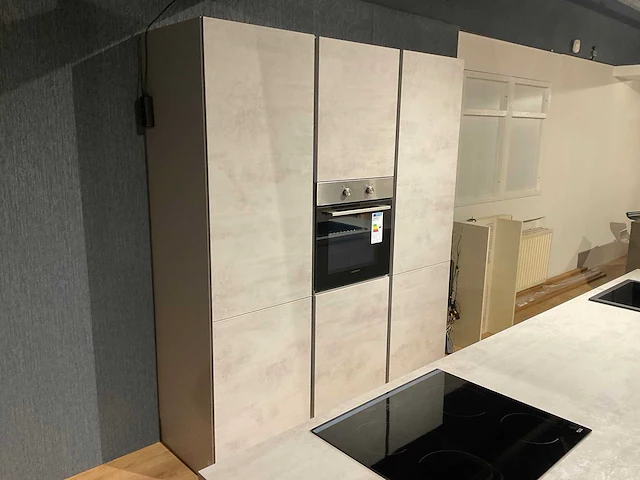 Nobilia eilandkeuken met kastenwand - afbeelding 5 van  31