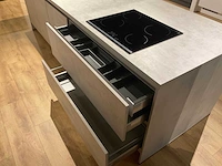 Nobilia eilandkeuken met kastenwand - afbeelding 6 van  31