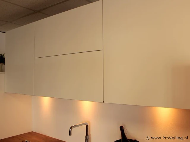 Nobilia eilandkeuken met spoelwand - afbeelding 25 van  52