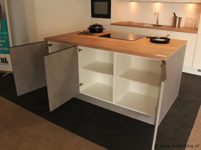 Nobilia eilandkeuken met spoelwand - afbeelding 50 van  52
