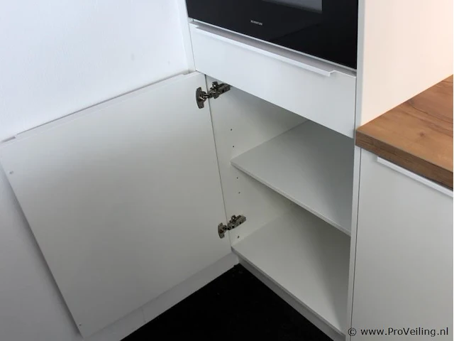 Nobilia eilandkeuken met spoelwand - afbeelding 5 van  52