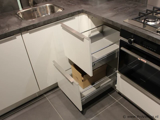 Nobilia hoekkeuken met apparatenwand lido - afbeelding 2 van  36