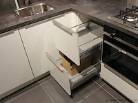 Nobilia hoekkeuken met apparatenwand lido - afbeelding 2 van  36