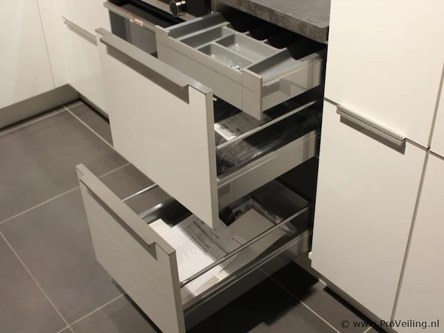 Nobilia hoekkeuken met apparatenwand lido - afbeelding 6 van  36