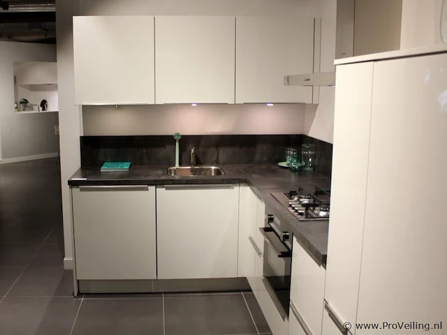 Nobilia hoekkeuken met apparatenwand lido - afbeelding 23 van  36
