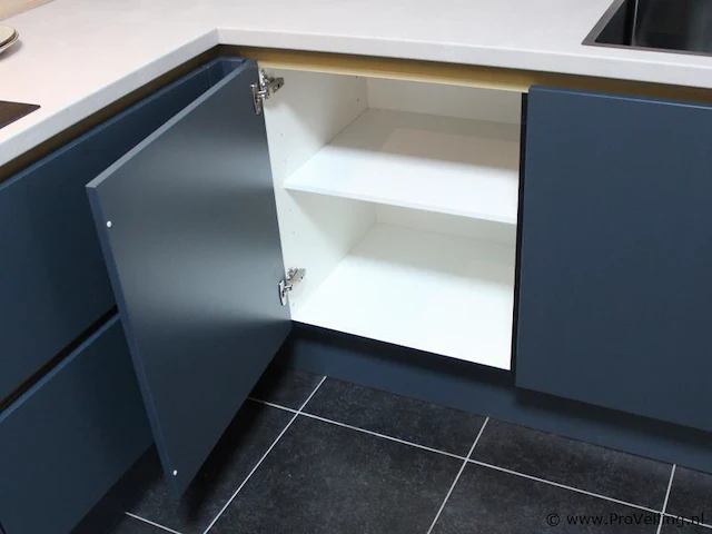 Nobilia hoekkeuken met apparatenwand - afbeelding 2 van  29
