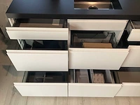 Nobilia inline mat lak wit showroom opstelling - afbeelding 2 van  30