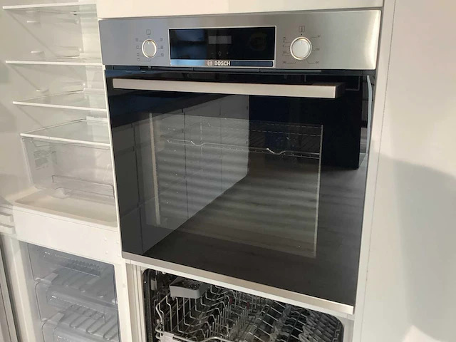 Nobilia inline mat lak wit showroom opstelling - afbeelding 14 van  30