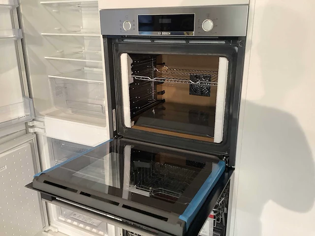 Nobilia inline mat lak wit showroom opstelling - afbeelding 15 van  30