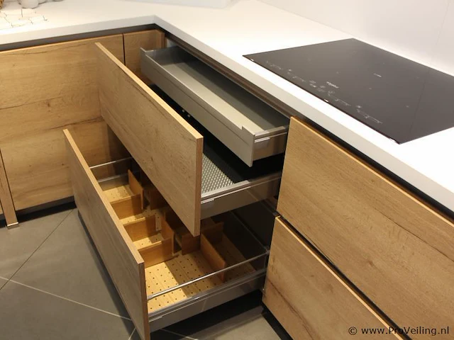 Nobilia keuken met apparatenwand structura - afbeelding 7 van  35