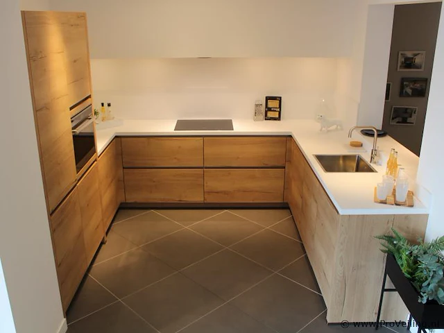 Nobilia keuken met apparatenwand structura - afbeelding 1 van  35
