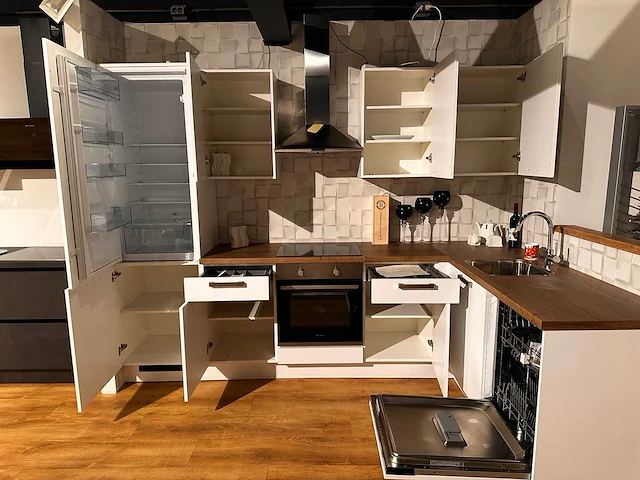 Nobilia laser mat wit hoek keuken - afbeelding 22 van  26