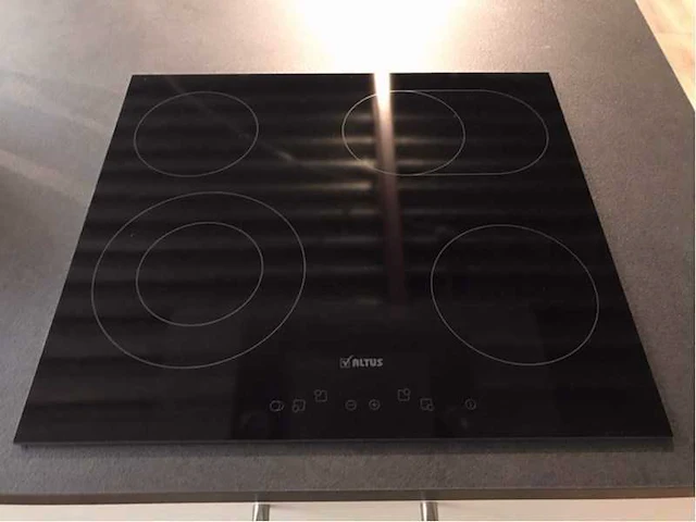 Nobilia laser wit eilandkeuken met kastenwand - afbeelding 2 van  27