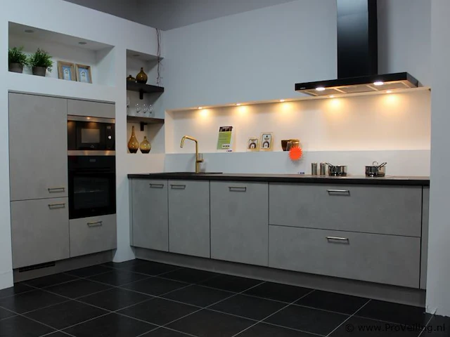 Nobilia rechte keuken met apparatenwand - afbeelding 12 van  37
