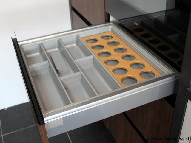 Nobilia rechte keuken met apparatenwand - afbeelding 2 van  32