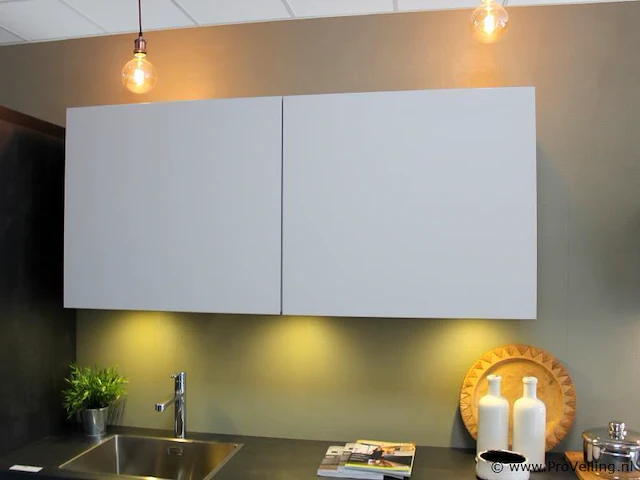 Nobilia rechte keuken met apparatenwand - afbeelding 21 van  32