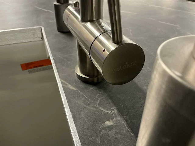 Nobilia showroom eilandkeuken met apparatenwand - afbeelding 7 van  47