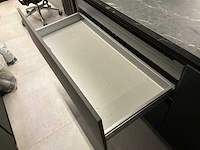 Nobilia showroom eilandkeuken met apparatenwand - afbeelding 19 van  47