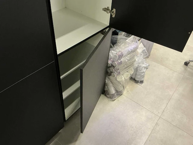 Nobilia showroom eilandkeuken met apparatenwand - afbeelding 21 van  47