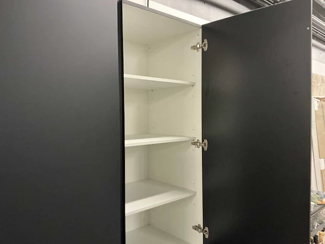 Nobilia showroom eilandkeuken met apparatenwand - afbeelding 22 van  47