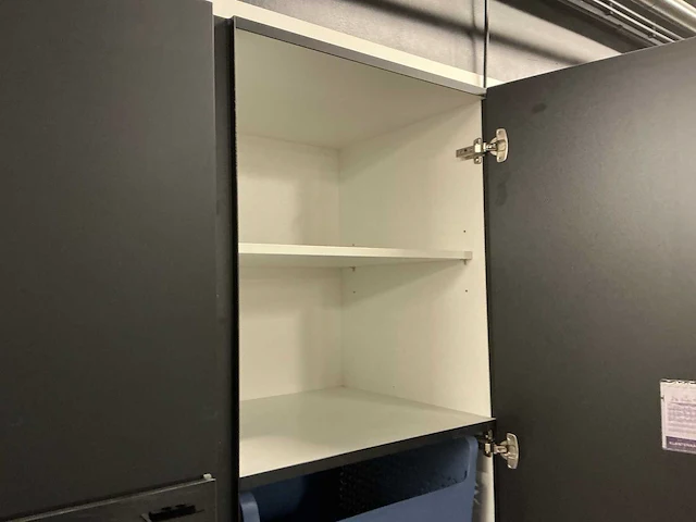 Nobilia showroom eilandkeuken met apparatenwand - afbeelding 24 van  47