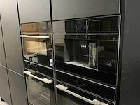 Nobilia showroom eilandkeuken met apparatenwand - afbeelding 28 van  47