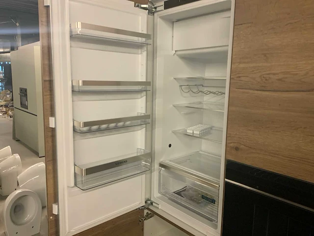 Nobilia showroom keuken- eilandopstelling houtlook - afbeelding 8 van  28