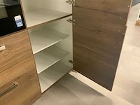 Nobilia showroom keuken- eilandopstelling houtlook - afbeelding 19 van  28