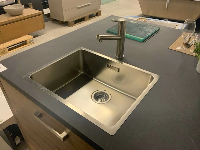 Nobilia showroom keuken- eilandopstelling houtlook - afbeelding 27 van  28