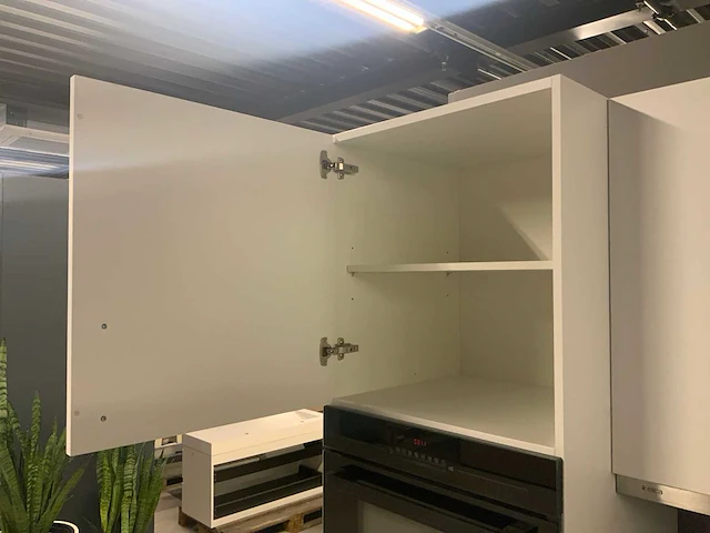 Nobilia showroom keuken wandopstelling 300cm - afbeelding 3 van  21