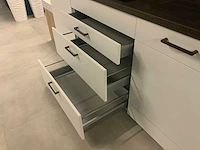 Nobilia showroom keuken wandopstelling 300cm - afbeelding 8 van  21