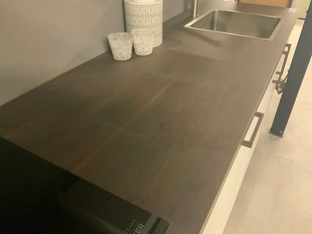 Nobilia showroom keuken wandopstelling 300cm - afbeelding 14 van  21