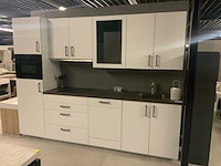 Nobilia showroom keuken wandopstelling 300cm - afbeelding 15 van  21