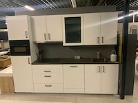 Nobilia showroom keuken wandopstelling 300cm - afbeelding 16 van  21