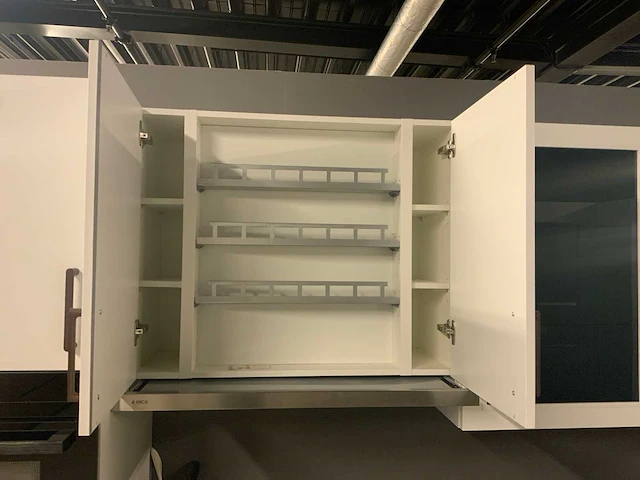 Nobilia showroom keuken wandopstelling 300cm - afbeelding 19 van  21