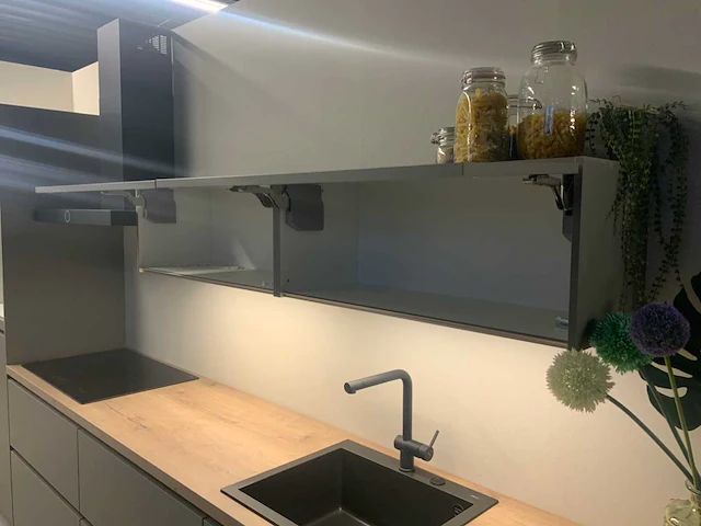 Nobilia showroom keuken wandopstelling - afbeelding 6 van  19