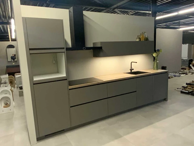 Nobilia showroom keuken wandopstelling - afbeelding 13 van  19