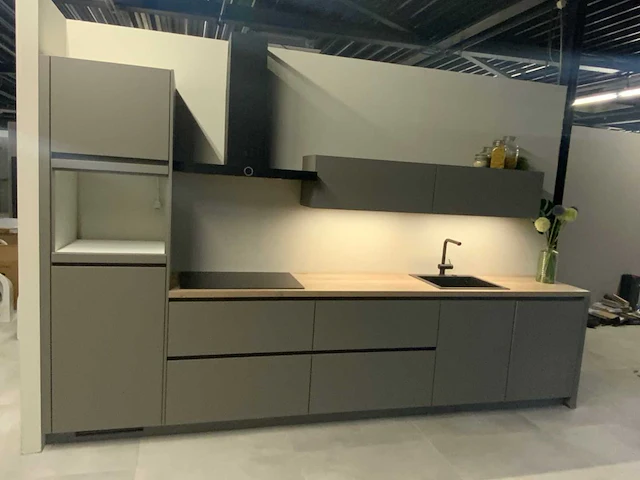 Nobilia showroom keuken wandopstelling - afbeelding 14 van  19