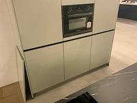 Nobilia showroom wand- eiland keukenopstelling mint groen - afbeelding 7 van  22