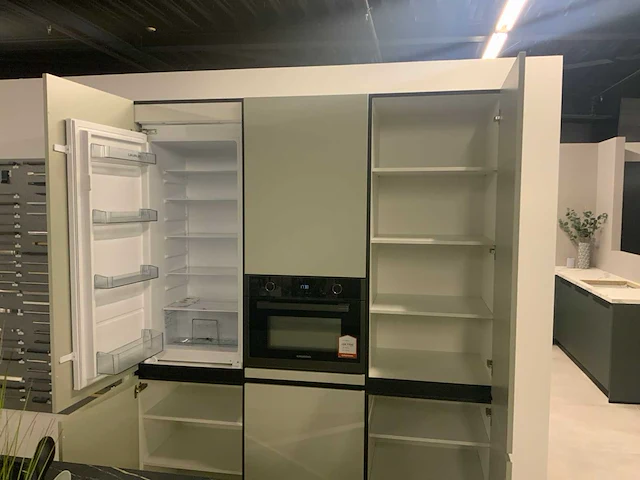 Nobilia showroom wand- eiland keukenopstelling mint groen - afbeelding 10 van  22