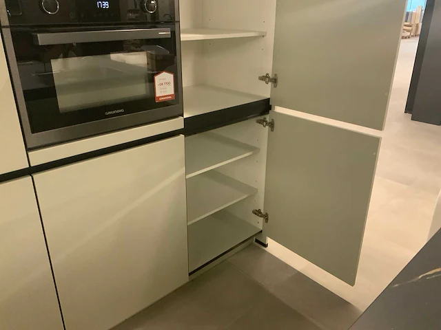 Nobilia showroom wand- eiland keukenopstelling mint groen - afbeelding 15 van  22